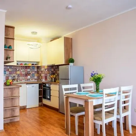 Daire Charming Sunny Apartment+swimming Pool Aziz Konstantin ve Elena