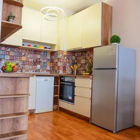 Charming Sunny Apartment+swimming Pool * 산콘스탄틴앤헬레나