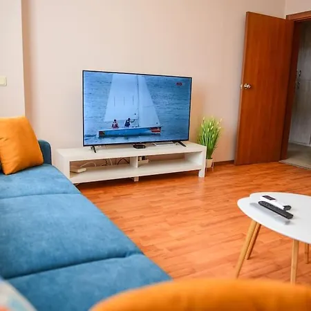 Charming Sunny Apartment+swimming Pool 아파트