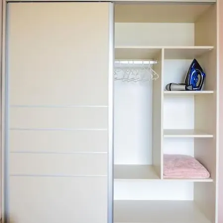 Charming Sunny Apartment+swimming Pool * 산콘스탄틴앤헬레나