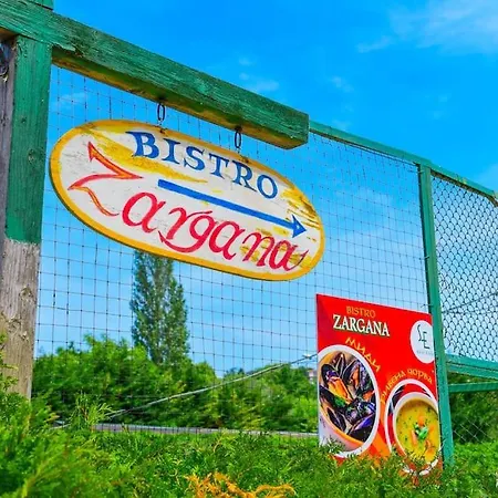 Charming Sunny Apartment+swimming Pool Apartmán