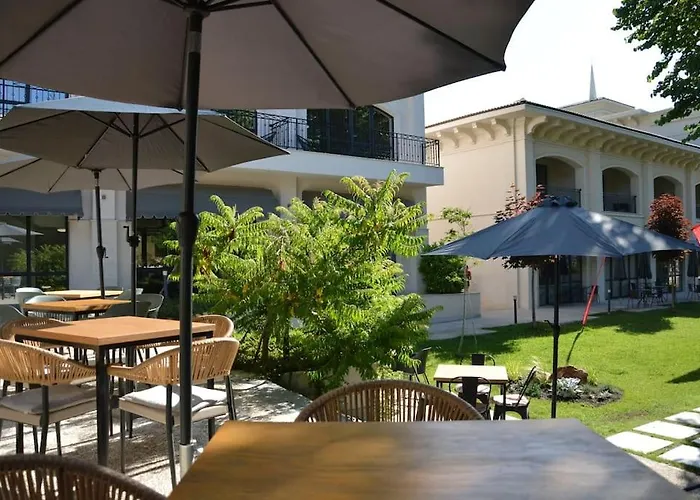 Daire Charming Sunny Apartment+swimming Pool