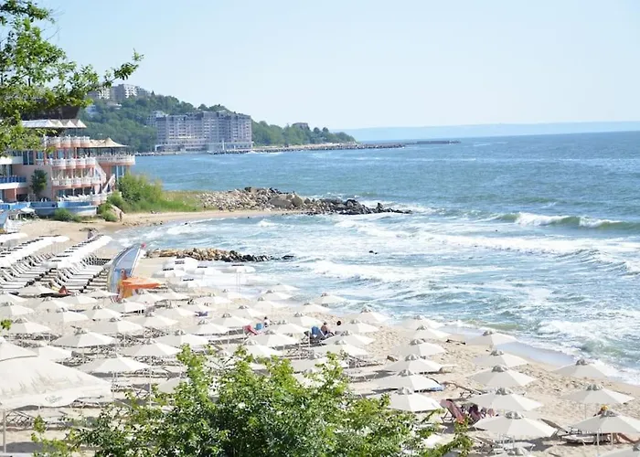 Daire Charming Sunny Apartment+swimming Pool Aziz Konstantin ve Elena